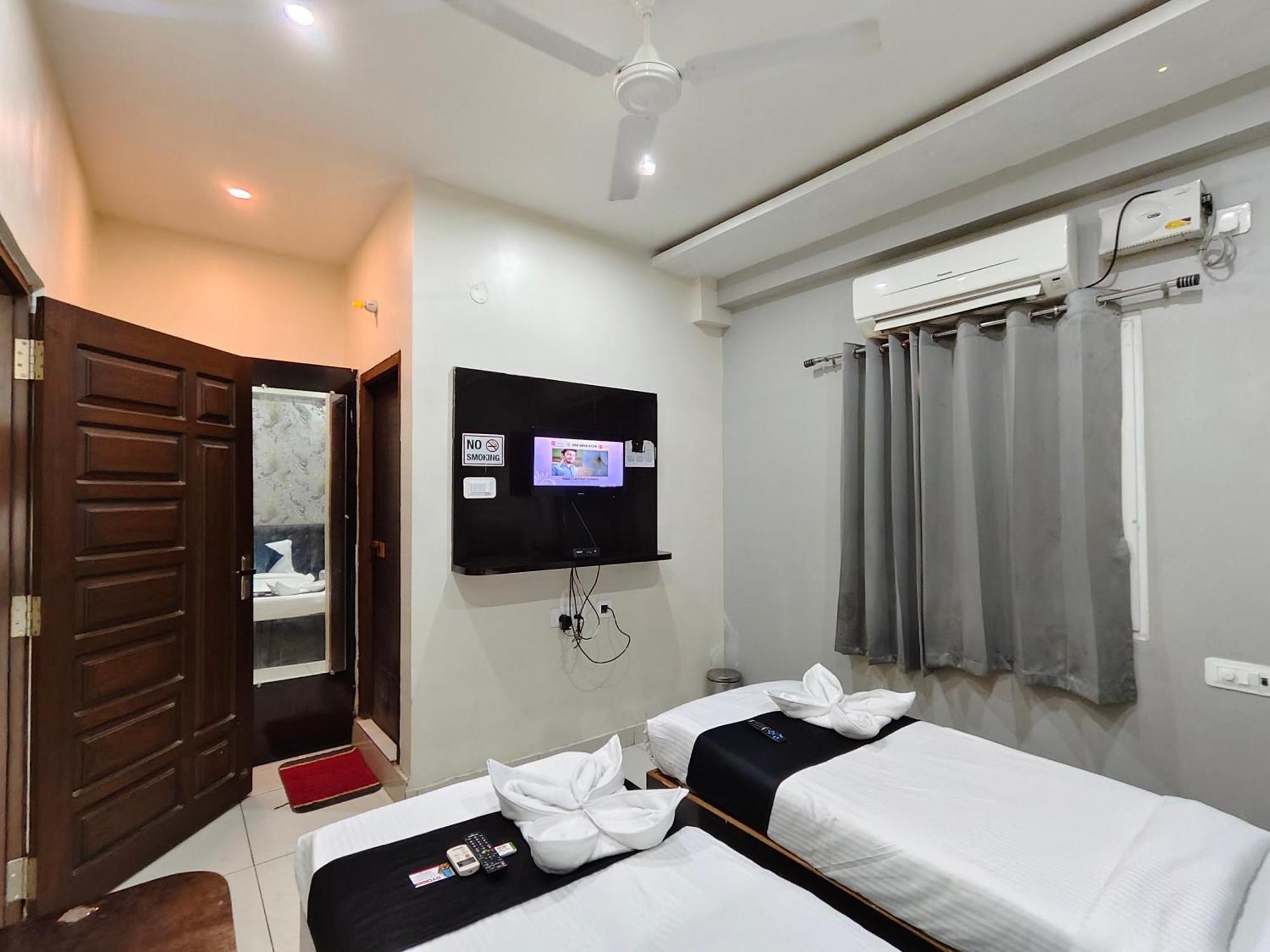 Hotel Grandview Kondapur  ภายนอก รูปภาพ