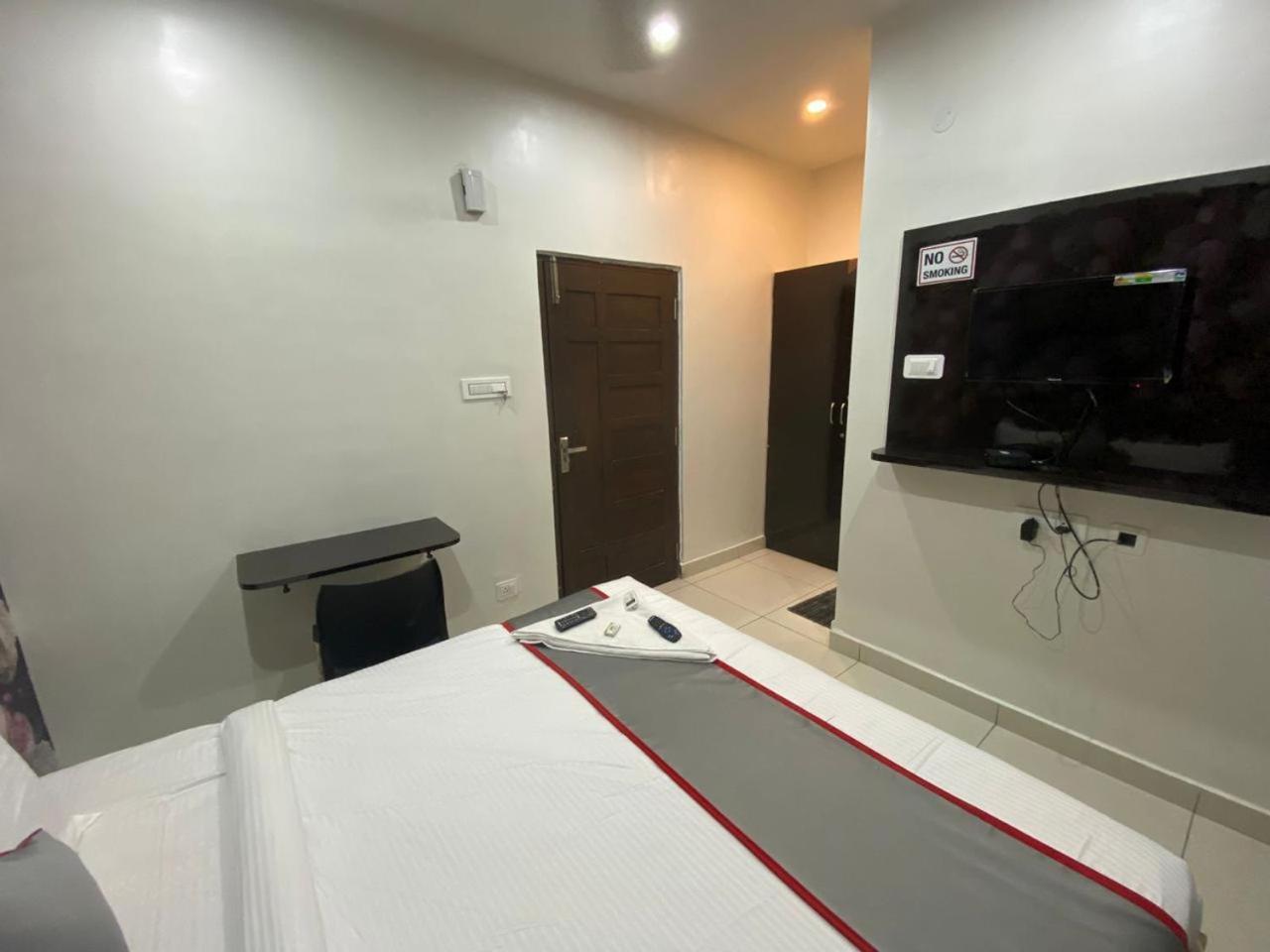 Hotel Grandview Kondapur  ภายนอก รูปภาพ
