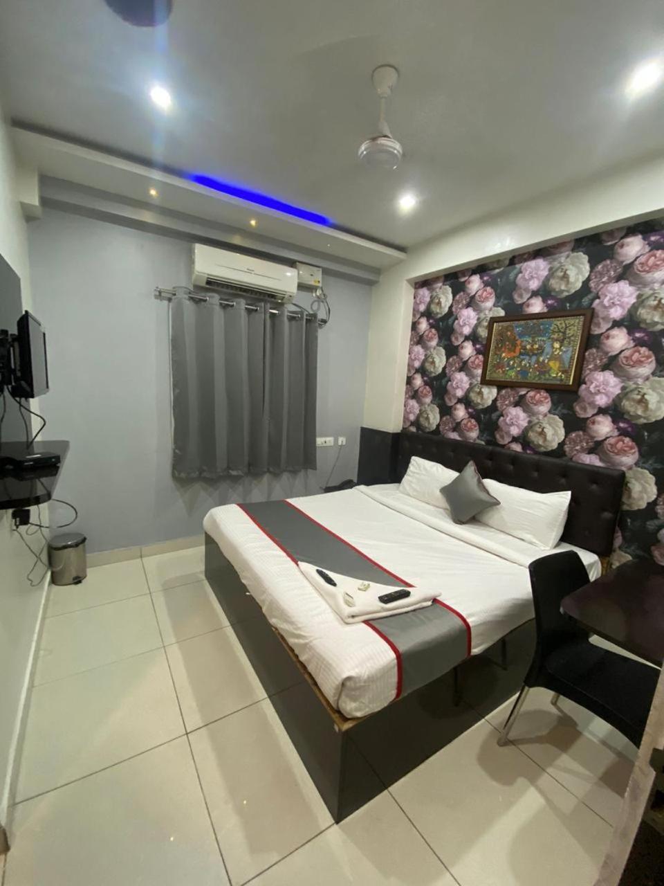 Hotel Grandview Kondapur  ภายนอก รูปภาพ